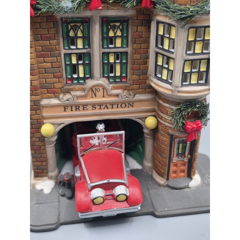 Dept 56 Profiles Fire Station No 1 State Farm 65th Anniversary 2000 #05709 - Picture 14 of 16